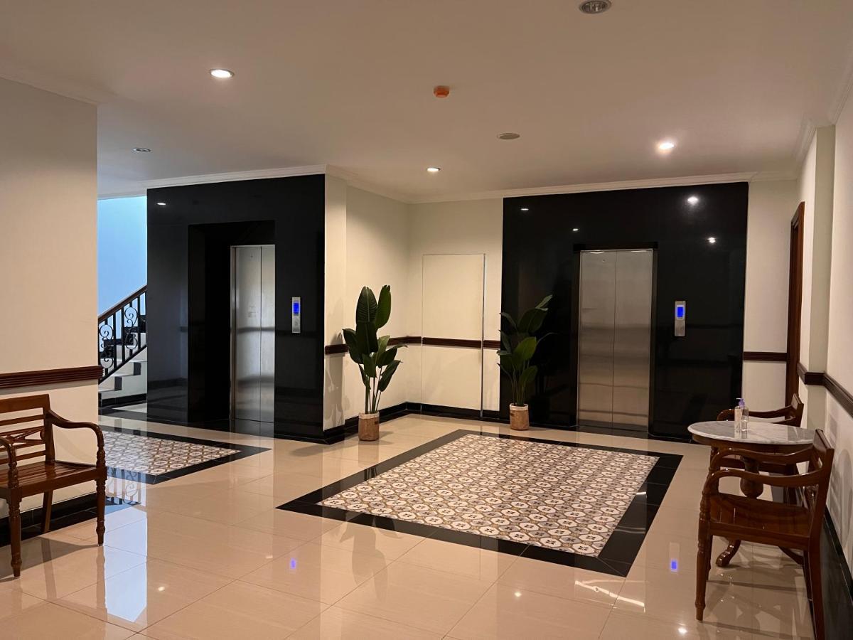 Le Semar Hotel Karawaci Dahung エクステリア 写真