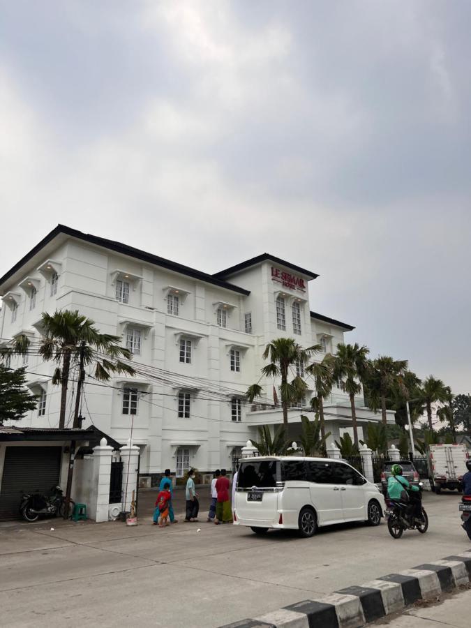 Le Semar Hotel Karawaci Dahung エクステリア 写真